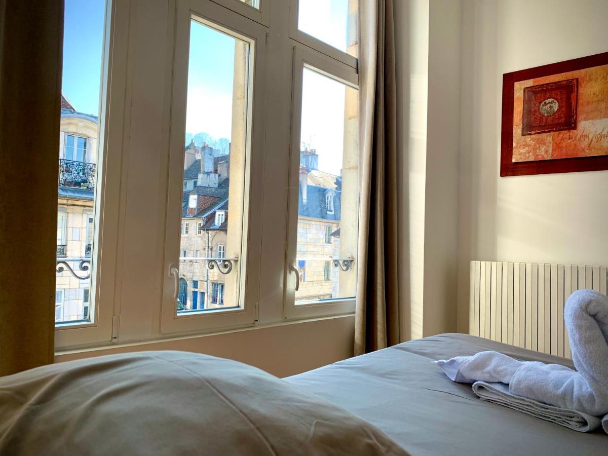בסאנקון Les Fabuleux Appartements Du Coeur De Ville - Place Victor Hugo מראה חיצוני תמונה