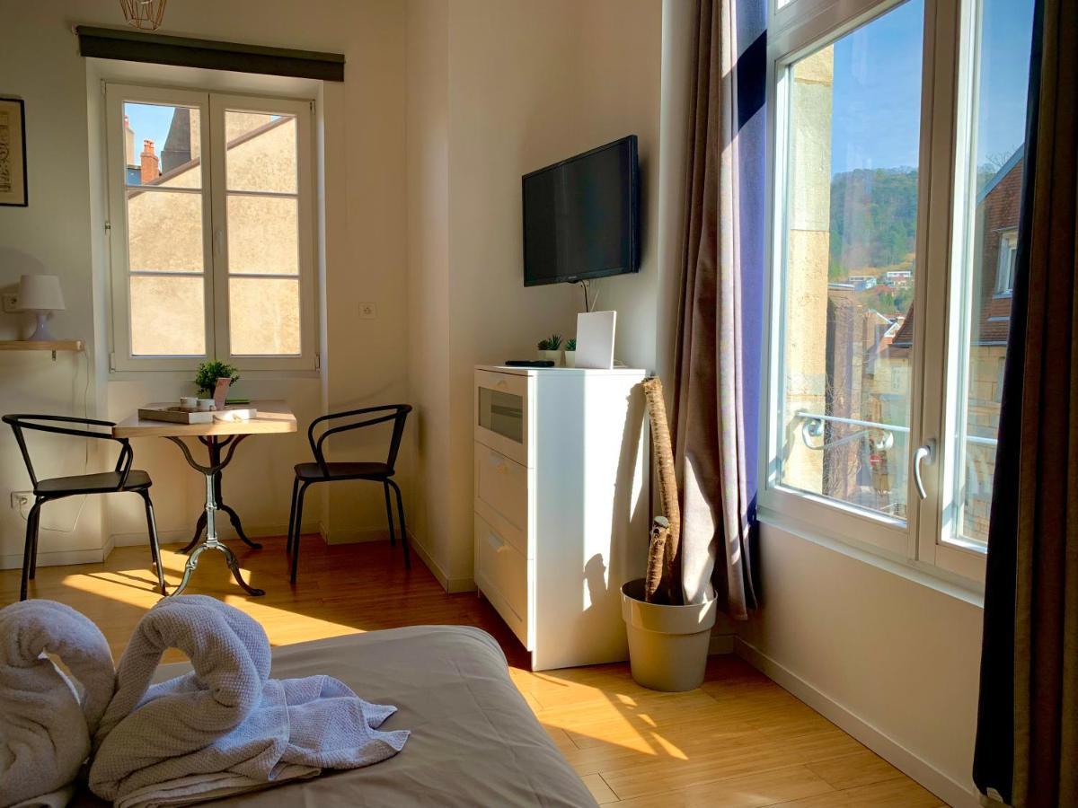 בסאנקון Les Fabuleux Appartements Du Coeur De Ville - Place Victor Hugo מראה חיצוני תמונה