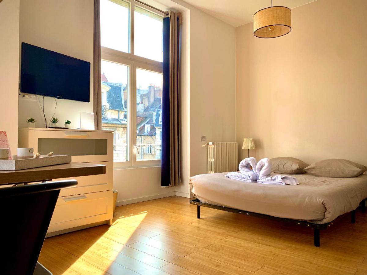 בסאנקון Les Fabuleux Appartements Du Coeur De Ville - Place Victor Hugo מראה חיצוני תמונה