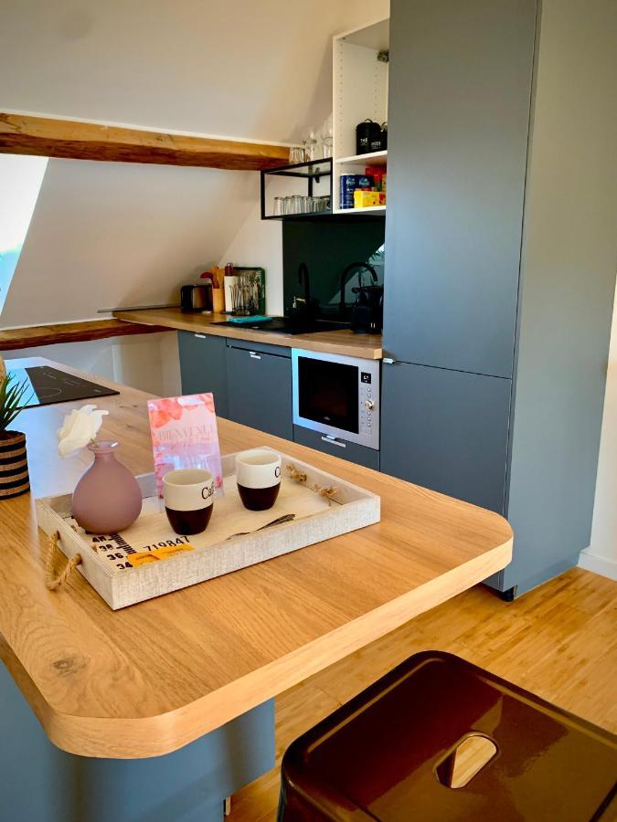 בסאנקון Les Fabuleux Appartements Du Coeur De Ville - Place Victor Hugo מראה חיצוני תמונה