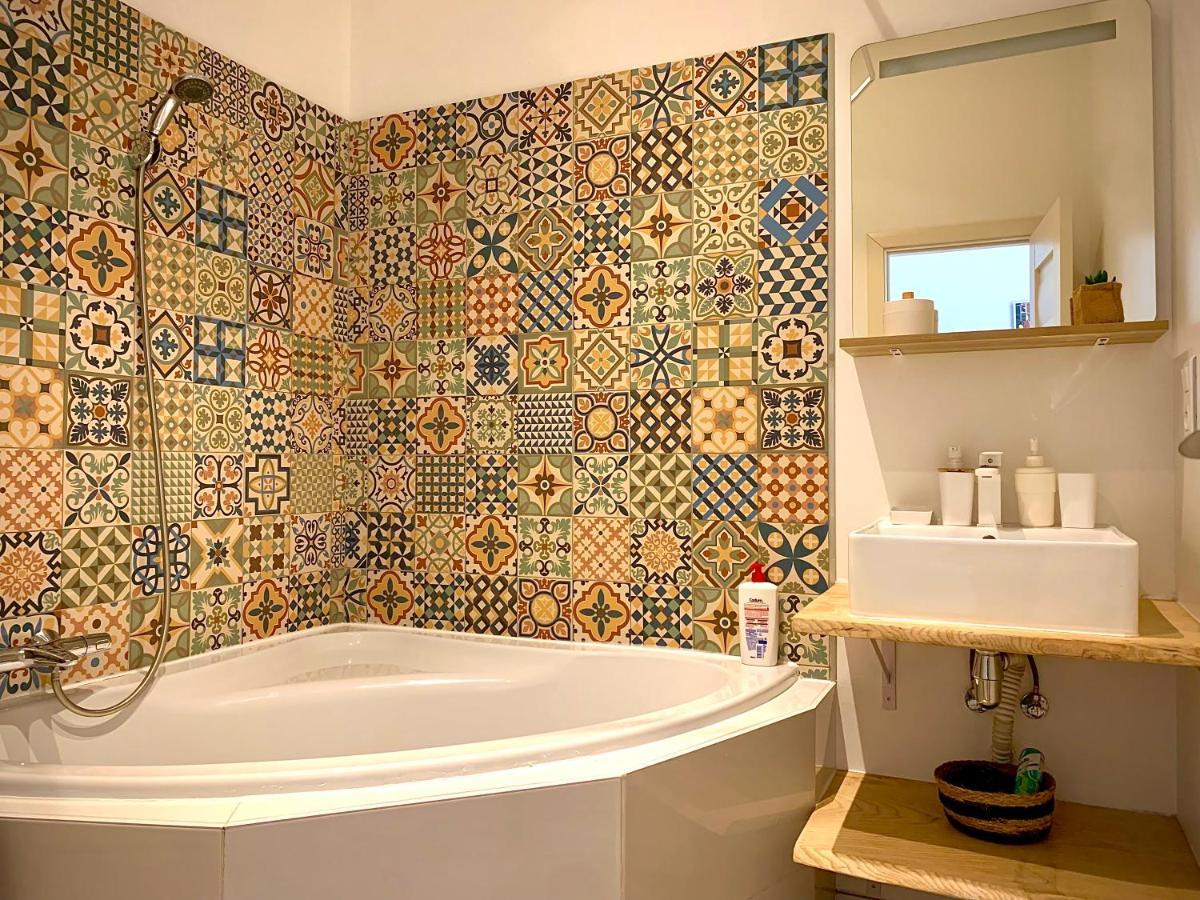 בסאנקון Les Fabuleux Appartements Du Coeur De Ville - Place Victor Hugo מראה חיצוני תמונה