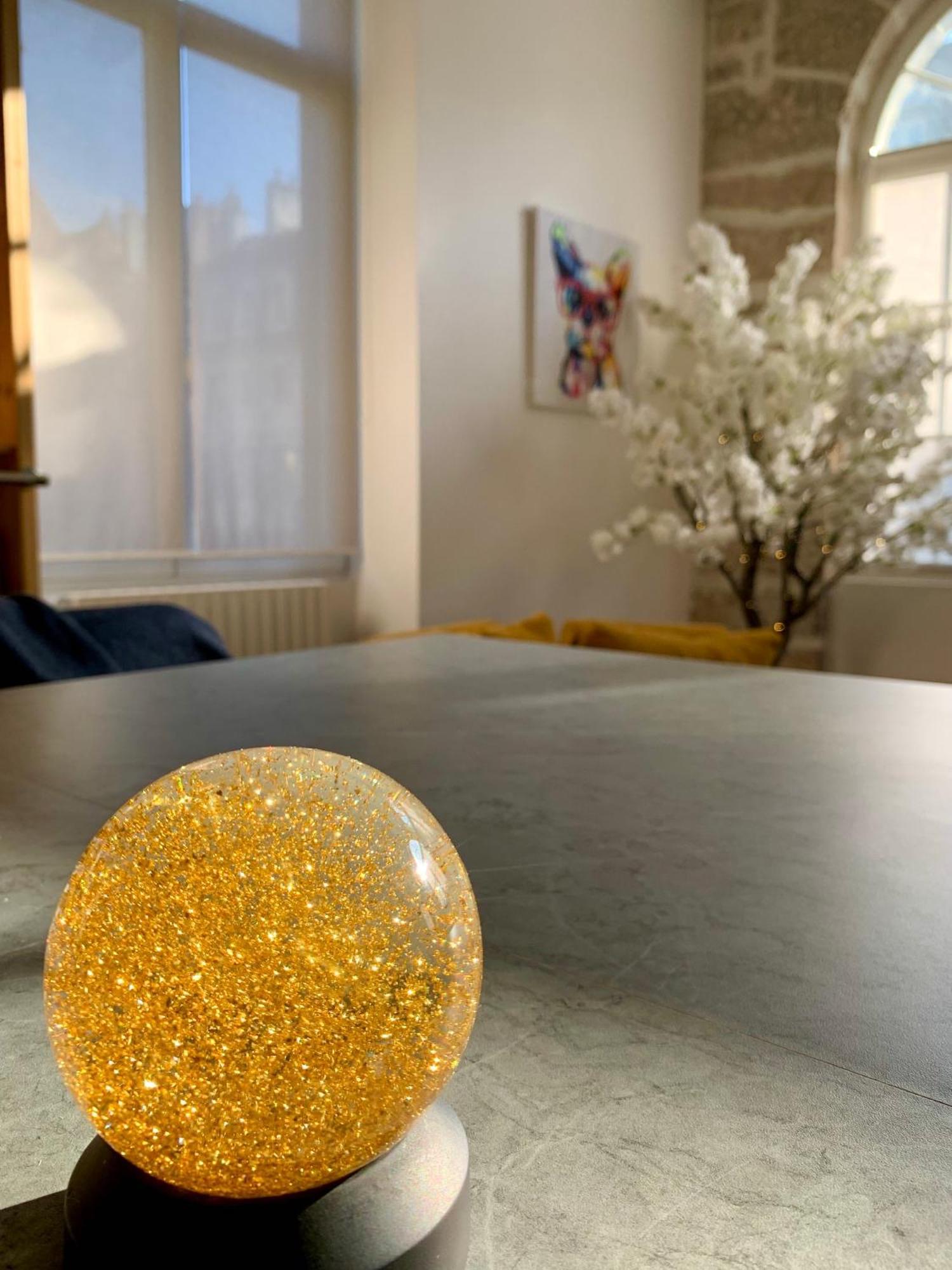 בסאנקון Les Fabuleux Appartements Du Coeur De Ville - Place Victor Hugo מראה חיצוני תמונה