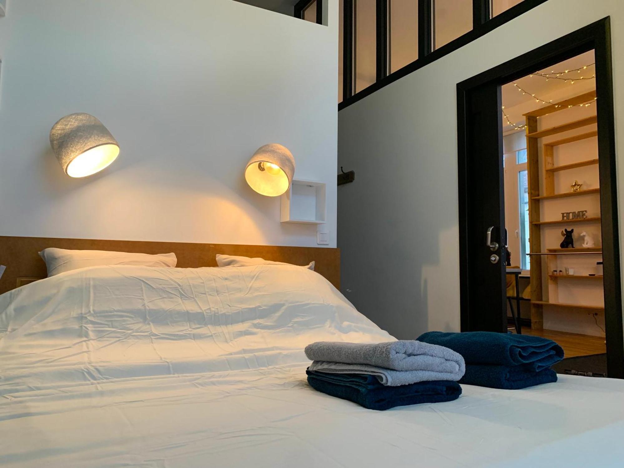 בסאנקון Les Fabuleux Appartements Du Coeur De Ville - Place Victor Hugo מראה חיצוני תמונה